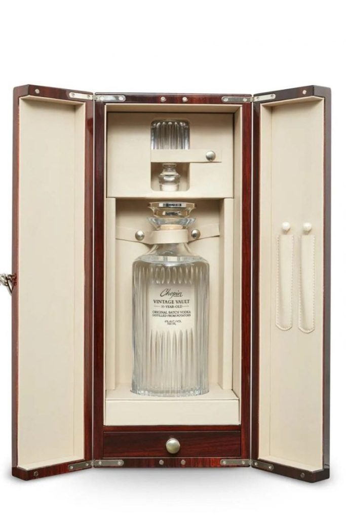 Life_1.Esta Vodka De Edicao Limitada Esta Disponivel Para Compra Somente Por Convite 768x1152