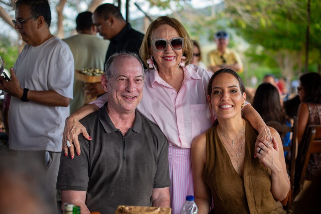 Ciro Gomes, Márcia Dias E Giselle Bezerra (4)_Easy Resize.com