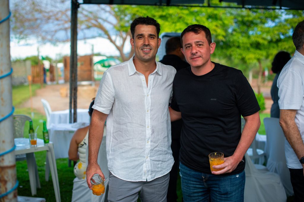 Felipe Lima E Deda Gomes (2)_Easy Resize.com