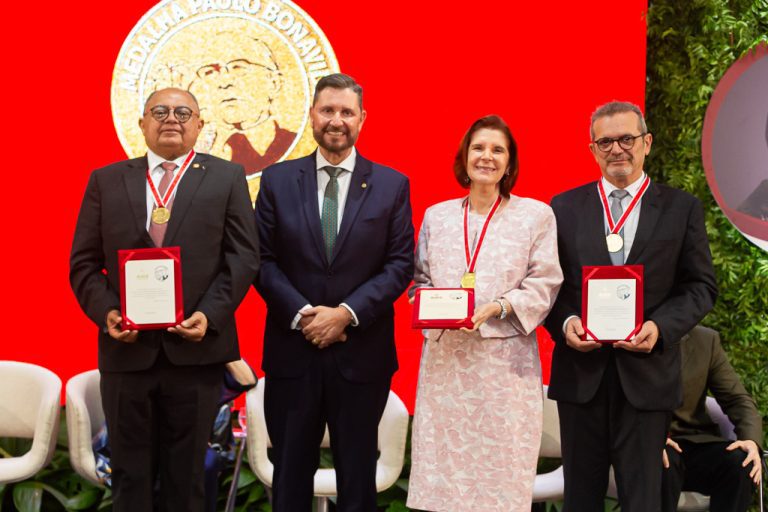 Medalha Paulo Bonavides 7700