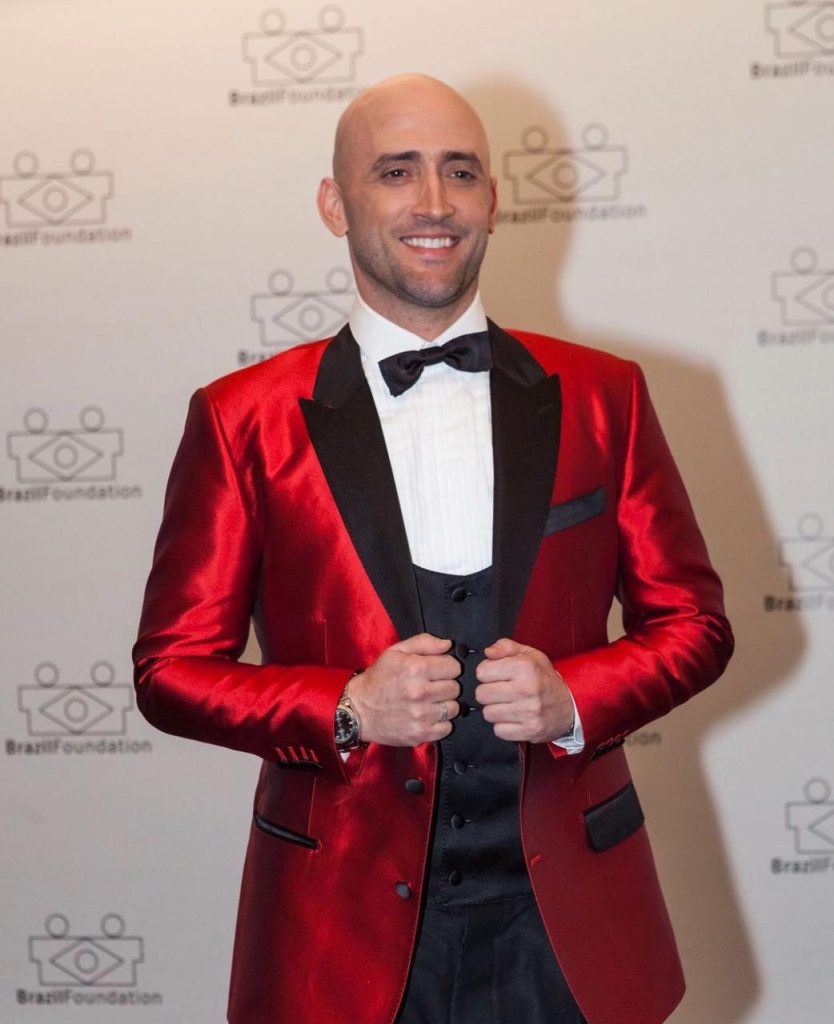 PG03_Dolce E Gabbana Martini Silk Blazer_cred Fred Chalub