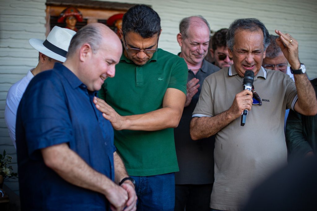 Roberto Claáudio E Jaziel Pereira (3)_Easy Resize.com