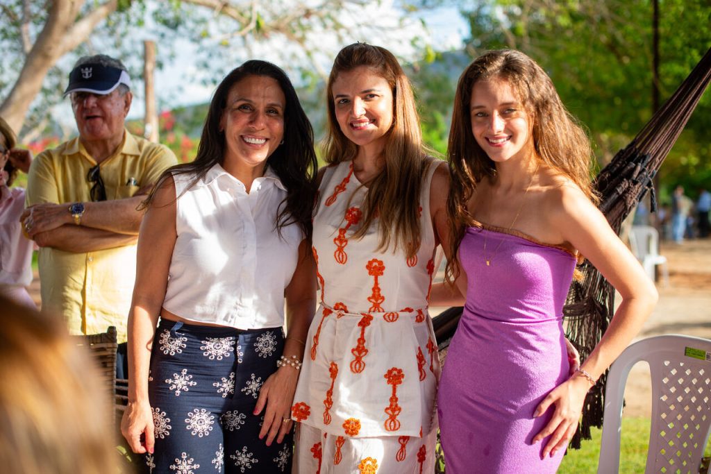 Samara Fernandes, Ticina Rocha E Amanda Rocha (2)_Easy Resize.com