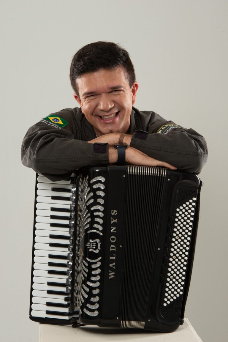 1809tr1301_5c_Easy Resize.com