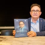ABIH Nacional Promove O Lançamento Do Livro De Baixinho A Gigante   Com Manoel Linhares 9438