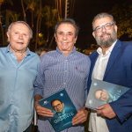 ABIH Nacional Promove O Lançamento Do Livro De Baixinho A Gigante   Com Manoel Linhares 9445