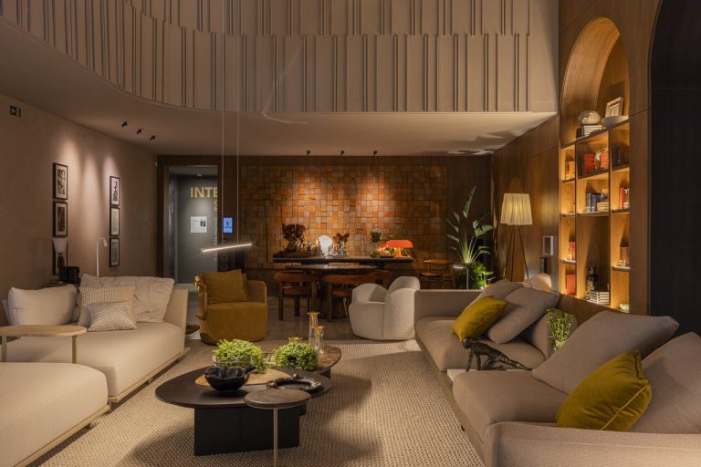 0210capa3_30base_Easy Resize.com