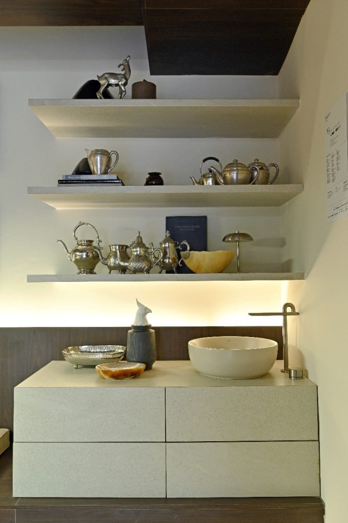 3b4a6cbfbdce4c229b95385ac759d03e