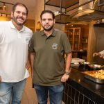 Degustação Exclusiva Do Camarão Orgânico Da Costa Negra 0354