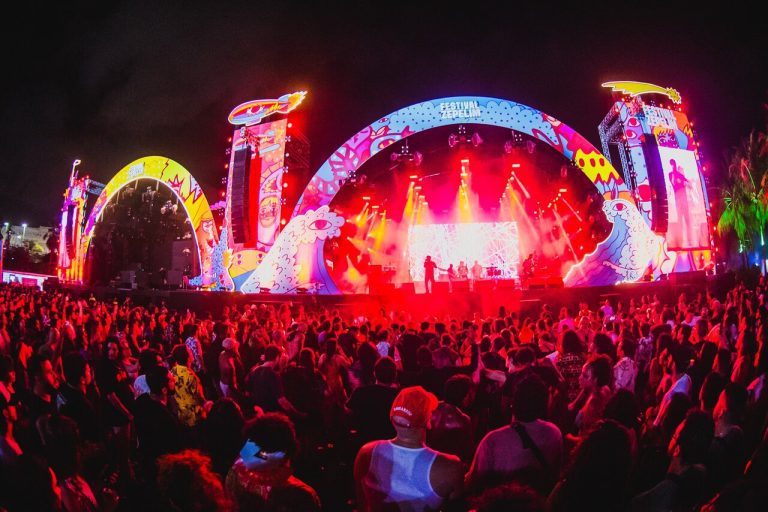 1311tr1301_5c_Easy Resize.com