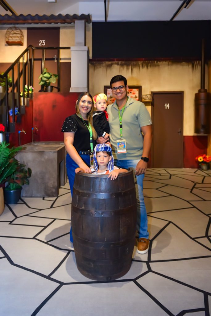 Letícia, Antônio, Tiago E José Sales