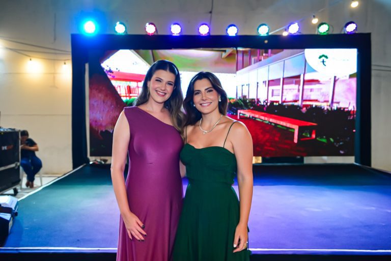 Mariana Barros E Bárbara Porro