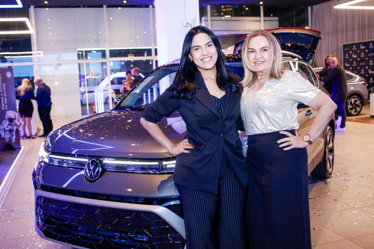 Barbara Lagos E Angela Gadelha