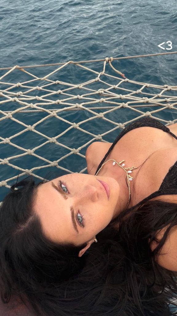 SaveClip.App_611240884_18551414683034697_6381916304147498224_n