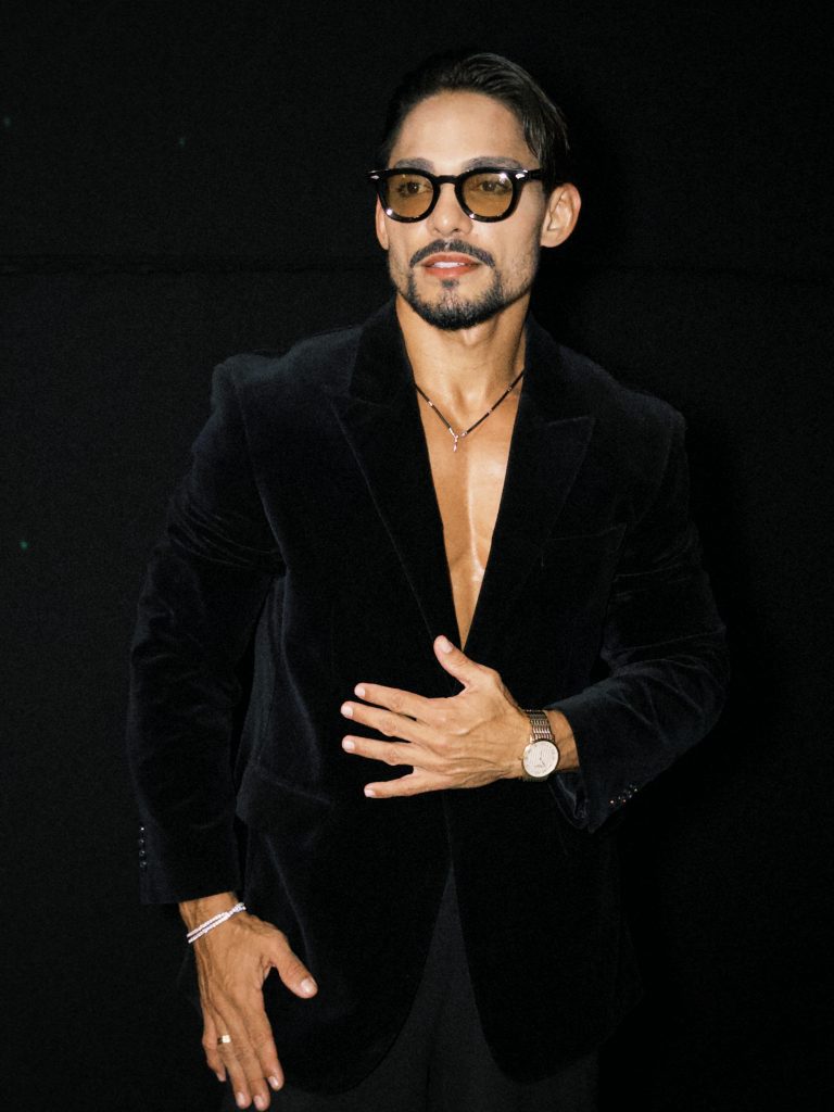 {"tint":4.089527,"temperature":5729.4707}