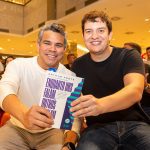 Lançamento Livro Enquanto Uns Falam Outros Escalam Artur Frota 9523