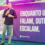 Lançamento Livro Enquanto Uns Falam Outros Escalam Artur Frota 9553