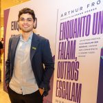 Lançamento Livro Enquanto Uns Falam Outros Escalam Artur Frota 9599