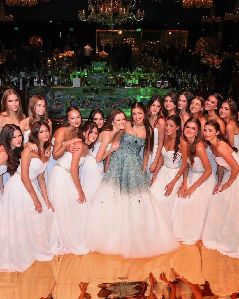 SaveClip.App_658347931_18583845370012543_3932120693596924377_n