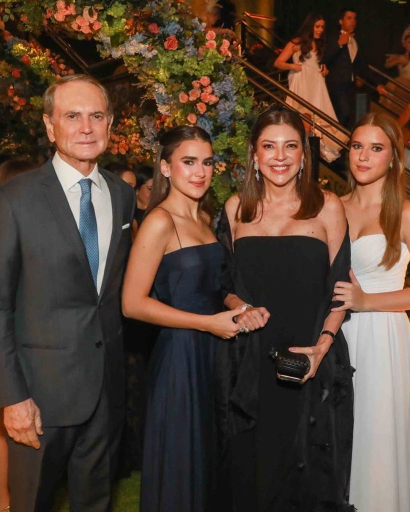 SaveClip.App_658980968_18583845379012543_2560307442039947013_n