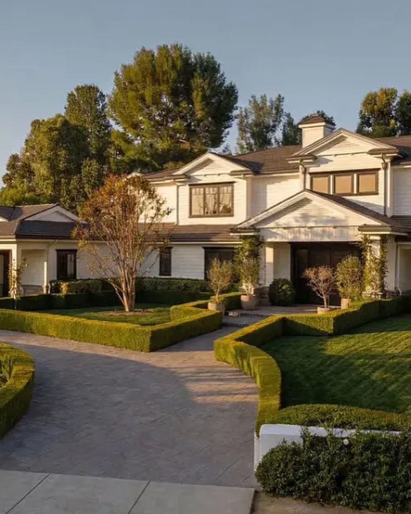 SaveClip.App_657919561_18585265048012543_6037493602438954777_n