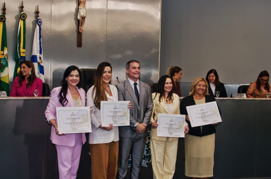 Vivi Almada, Diana Murinelly,Marcelo Mendes, Lucy Menezes E Mari Nascimento