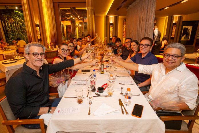 Jantar Intimista De Adroaldo Tapetes No L'Ô Restaurante 6767